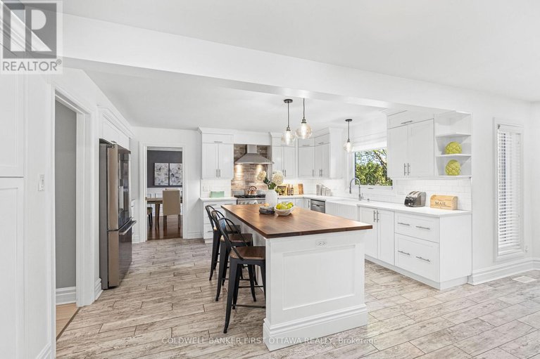 28399628/1379-potter-drive/manotick-village-manotick-estates/ottawa/ontario/K4M1C3_12