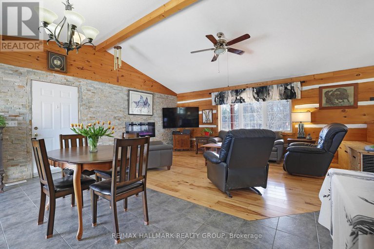 29109824/206-old-pakenham-road/fitzroy/ottawa/ontario/K0A1X0_14