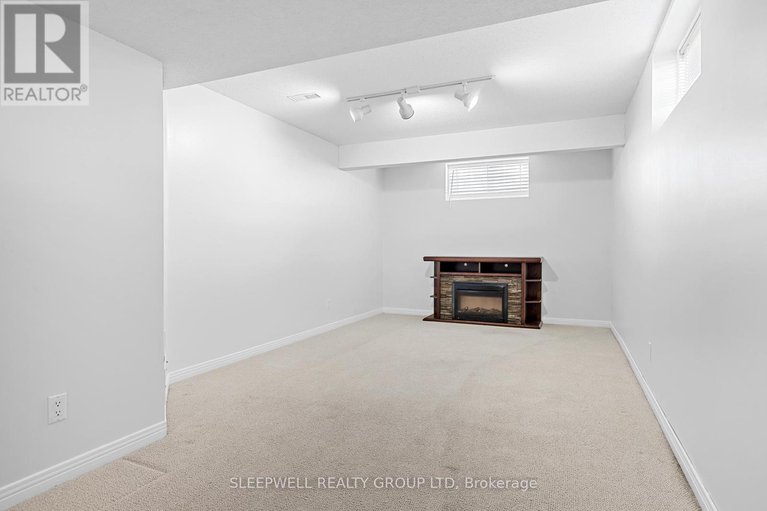 29058156/1040-misty-morning-lane/greely/ottawa/ontario/K4P1P8_23