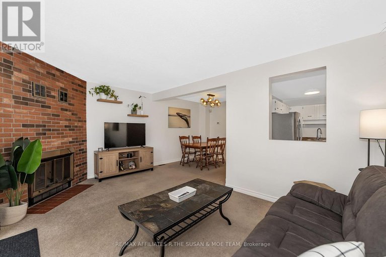28555719/46-stokes-crescent/glencairnhazeldean/ottawa/ontario/K2L2Z4_11