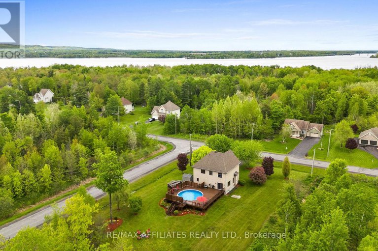 28373926/621-du-bercail-street/lorignal/champlain/ontario/K0B1K0_43