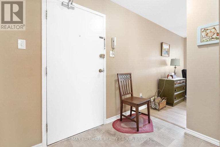 28876124/d-3070-councillors-way/blossom-parkleitrim/ottawa/ontario/K1T2S6_3