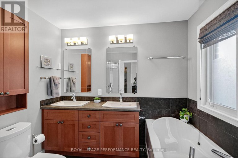 28978665/159-longshire-circle/longfields/ottawa/ontario/K2J4L2_20