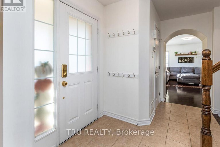 29052301/2757-grand-canal-street/half-moon-bay/ottawa/ontario/K2J0S7_5