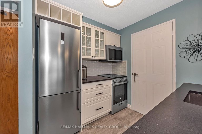 29641177/704-80-sandcastle-drive/leslie-park/ottawa/ontario/K2H9E7_7