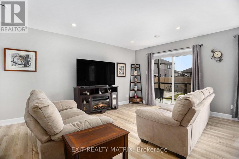 28450842/103-271-belfort-street/embrun/russell/ontario/K0A1W0_8