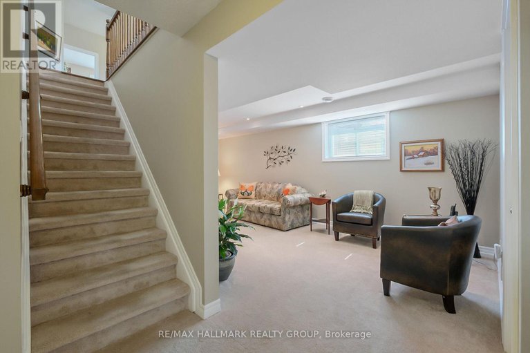 28822293/325-farincourt-crescent/avalon-west/ottawa/ontario/K4A0M6_24