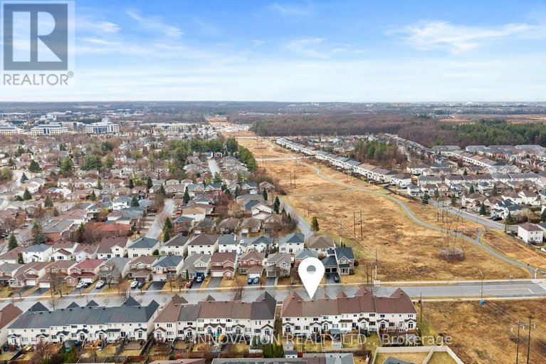 29615083/1287-klondike-road/morgans-grantsouth-march/ottawa/ontario/K2W1E2_41