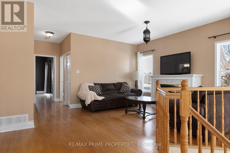 29367761/1567-rumford-drive/fallingbrookpineridge/ottawa/ontario/K4A4C1_4