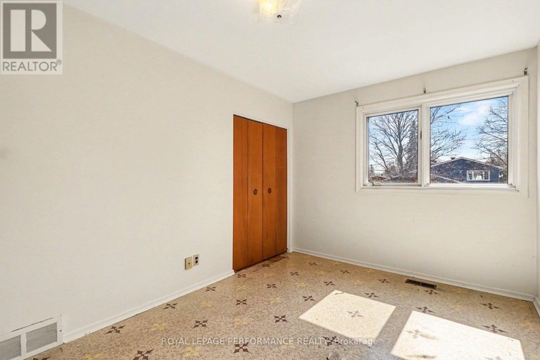 29614831/767-cross-avenue/elmvale-acresurbandale/ottawa/ontario/K1G3C9_25