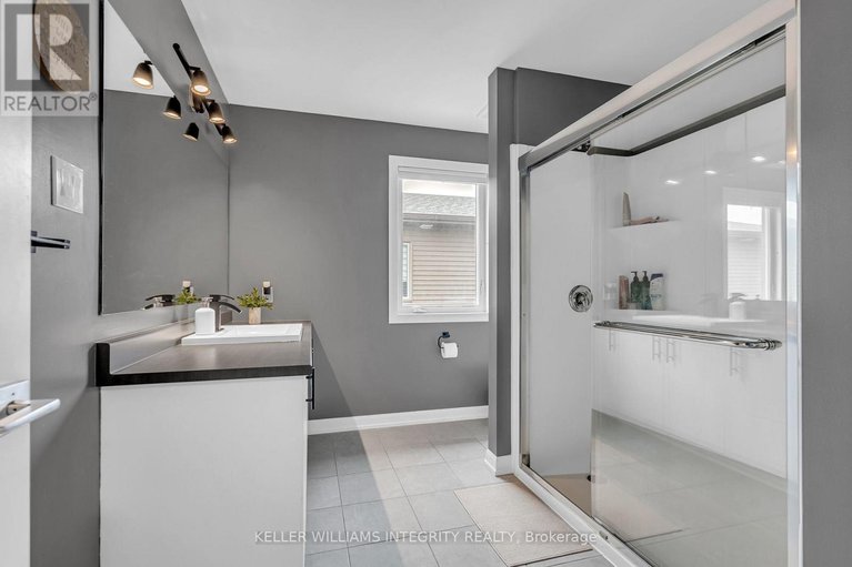 28230053/176-onyx-crescent/town-of-rockland/clarence-rockland/ontario/K4K1P6_27