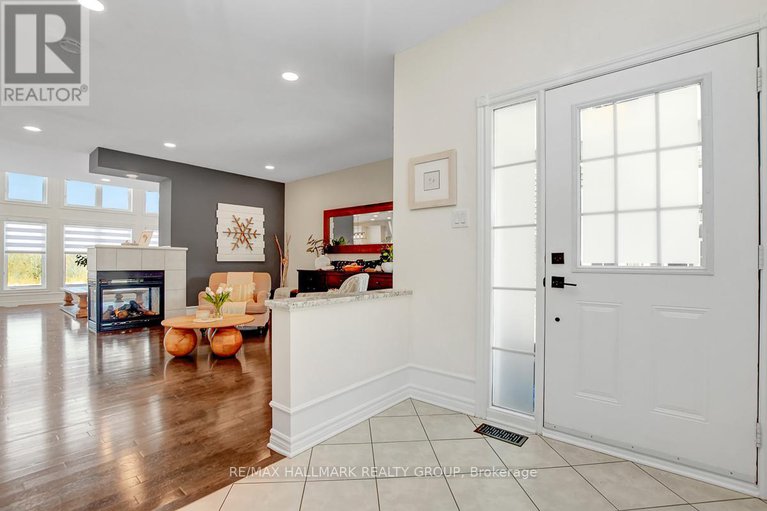 28085822/114-august-lily-crescent/riverside-southgloucester-glen/ottawa/ontario/K1V2A6_3