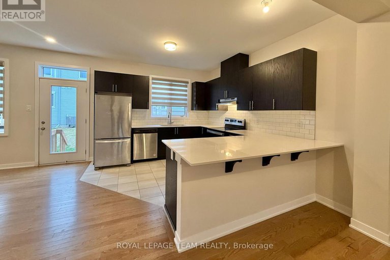 29028523/303-canadensis-lane/half-moon-bay/ottawa/ontario/K2J6X8_7
