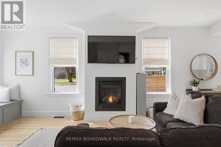 29643946/62-craig-street/village-of-russell/russell/ontario/K4R1A2_7