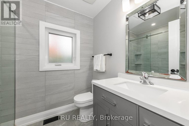 28892803/381-north-river-road/vanier/ottawa/ontario/K1L8C3_15