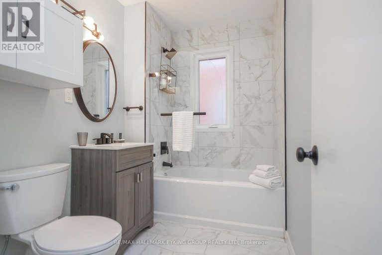 28220496/239-york-street/lower-town/ottawa/ontario/K1N5T9_44