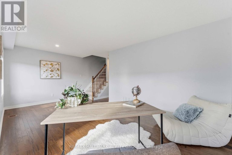 28990498/730d-maloja-way/stittsville-north/ottawa/ontario/K2S0N6_22