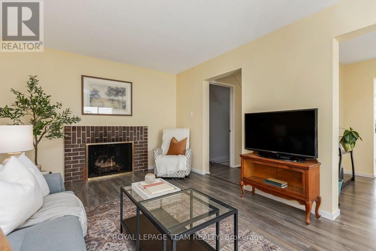 28283538/156-518-orkney-private/carleton-square/ottawa/ontario/K2C3M7_8
