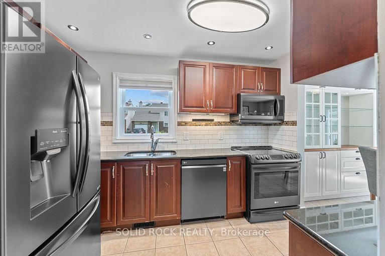 28618076/33-benlark-road/on-the-green/ottawa/ontario/K2J2L5_22