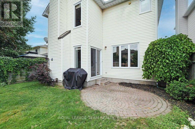 28522929/8-black-rivers-place/bridlewood/ottawa/ontario/K2M2E2_50