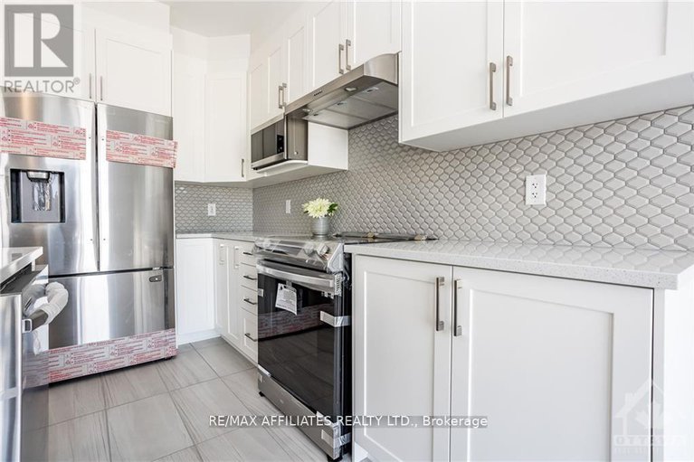 28880328/850-cappamore-drive/half-moon-bay/ottawa/ontario/K2C3H2_11