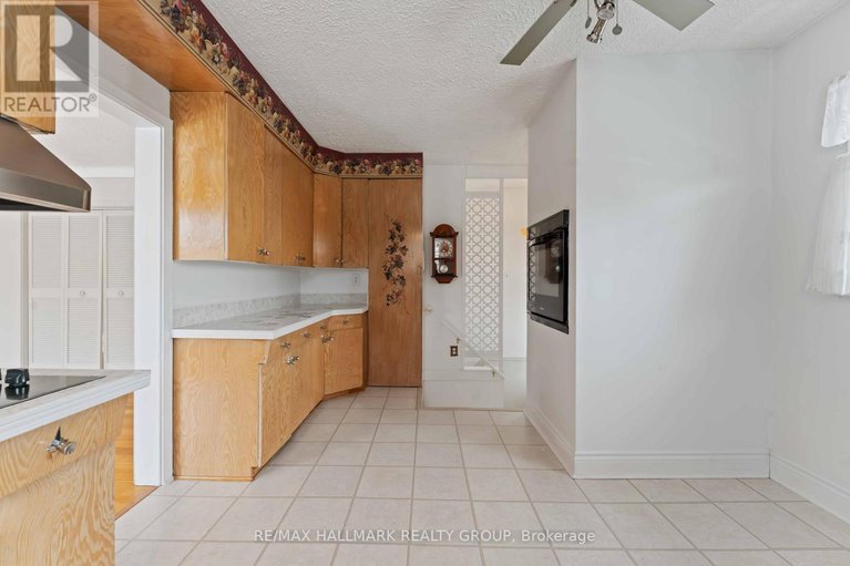 29170356/3654-navan-road/mer-bleuebradley-estatesanderson-park/ottawa/ontario/K4B1H9_12