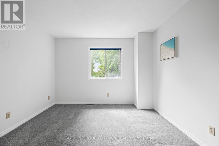 28345025/218-switzer-avenue/westborohampton-park/ottawa/ontario/K1Z7H9_12