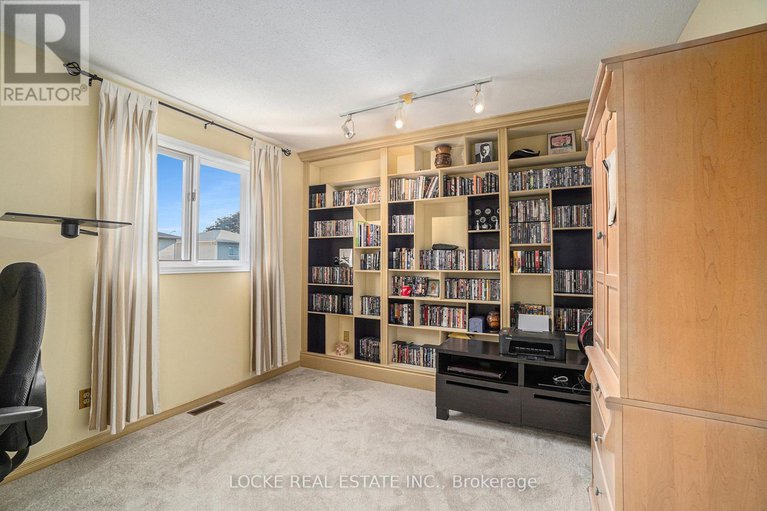 28613280/694-morewood-crescent/fallingbrookpineridge/ottawa/ontario/K4A2P7_24