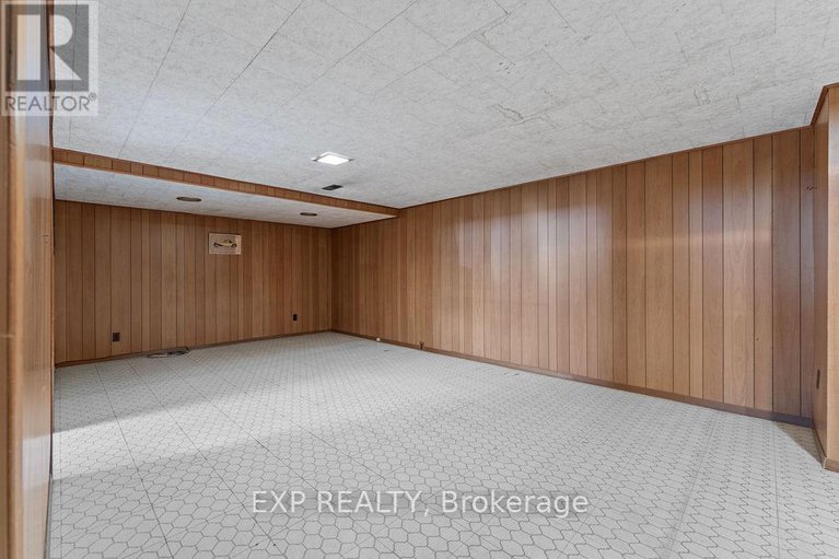 28779116/2536-roman-avenue/queensway-terrace-north/ottawa/ontario/K2B7X9_23