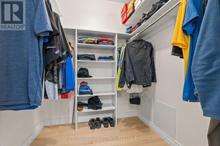28824766/9-sundance-court/sheahan-estatestrend-village/ottawa/ontario/K2H8T4_30
