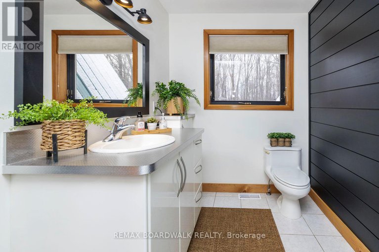 29426955/122-red-rock-bay-road/drummond-n-elmsley-drummond-twp/drummondnorth-elmsley/ontario/K7H3C8_31