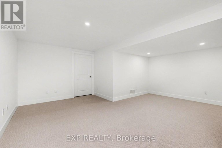 29453198/1180-cope-drive/stittsville-south/ottawa/ontario/K2S3C4_18