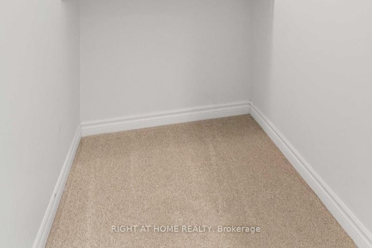 29129692/721-rouncey-road/emerald-meadowstrailwest/ottawa/ontario/K2V0S5_33