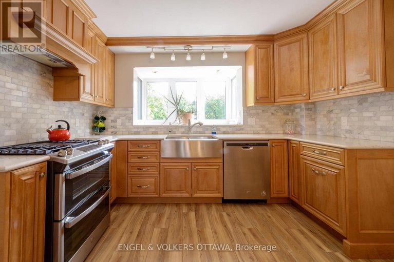 28821513/6258-richmond-road/south-of-fallowfield-road/ottawa/ontario/K0A2Z0_15