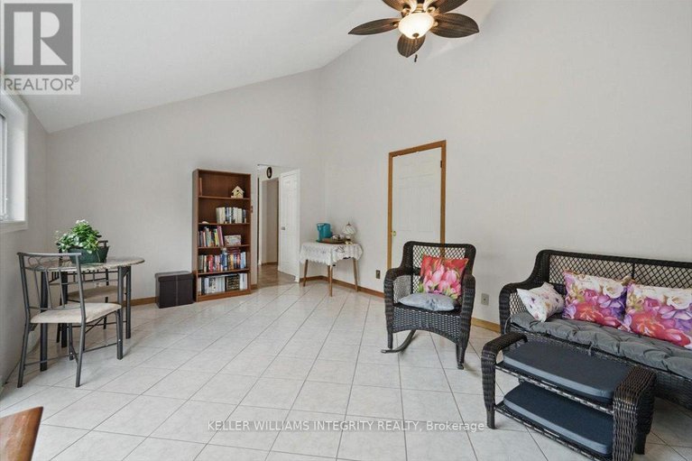 28473726/1954-catherine-street/town-of-rockland/clarence-rockland/ontario/K4K1H6_21