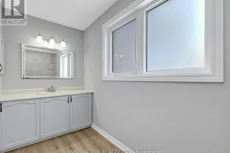 28246282/2-chickasaw-crescent/bridlewood/ottawa/ontario/K2M1M3_17