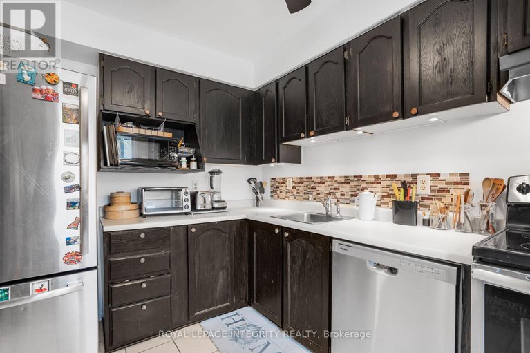 28271638/1471-bryson-lane/sawmill-creektimbermill/ottawa/ontario/K1T2T7_14