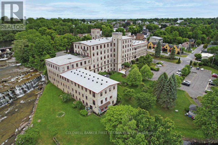 28491193/109-1-rosamond-street/almonte/mississippi-mills/ontario/K0A1A0_3