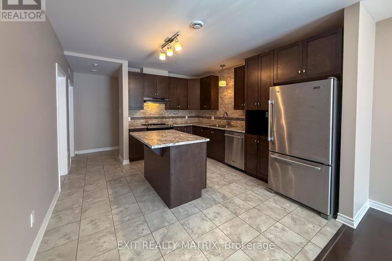 29598093/305-300-solstice-crescent/embrun/russell/ontario/K0A1W0_6