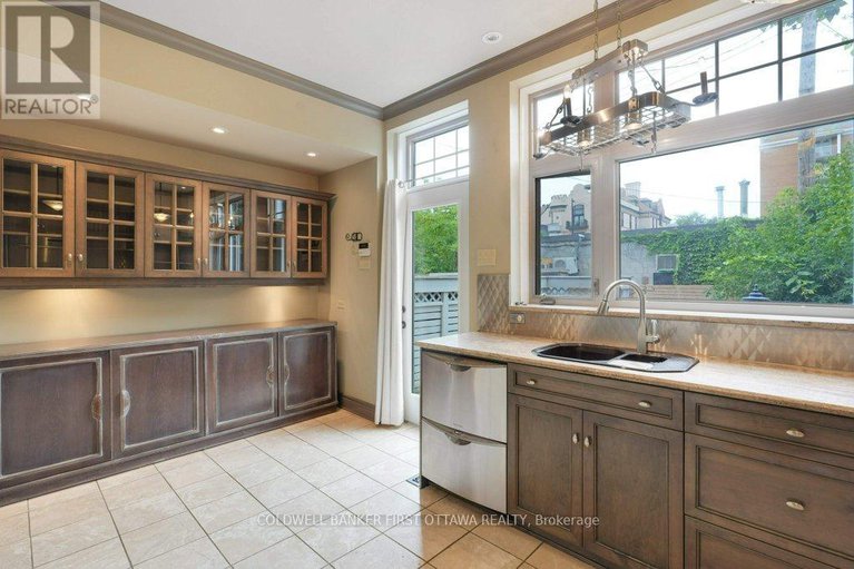 28976425/543-besserer-street/sandy-hill/ottawa/ontario/K1N6C6_12