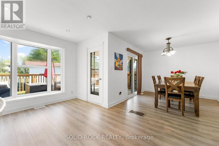 28313092/316-singleton-way/chatelaine-village/ottawa/ontario/K1E2B3_11