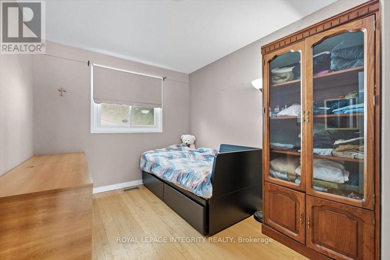 28877038/1293-maitland-avenue/copeland-park/ottawa/ontario/K2C2C4_19