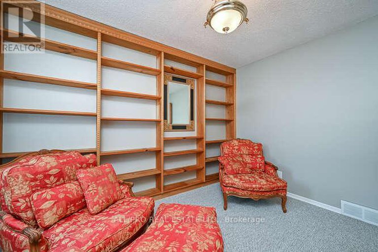 29261422/56-jackson-court/beaverbrook/ottawa/ontario/K2K1B7_8