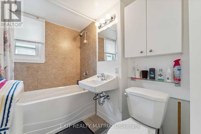 28591651/347-shakespeare-street/vanier/ottawa/ontario/K1L5M1_26