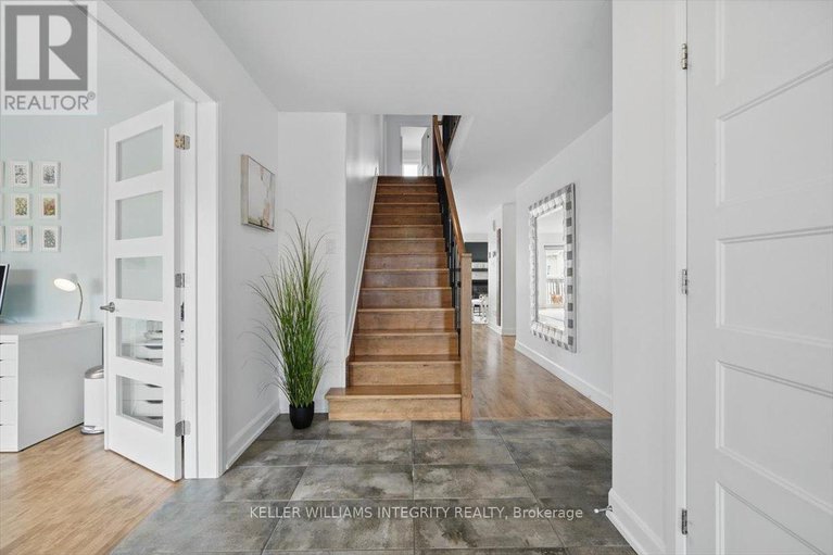 28310173/74-cobblestone-drive/village-of-russell/russell/ontario/K4R0B2_2