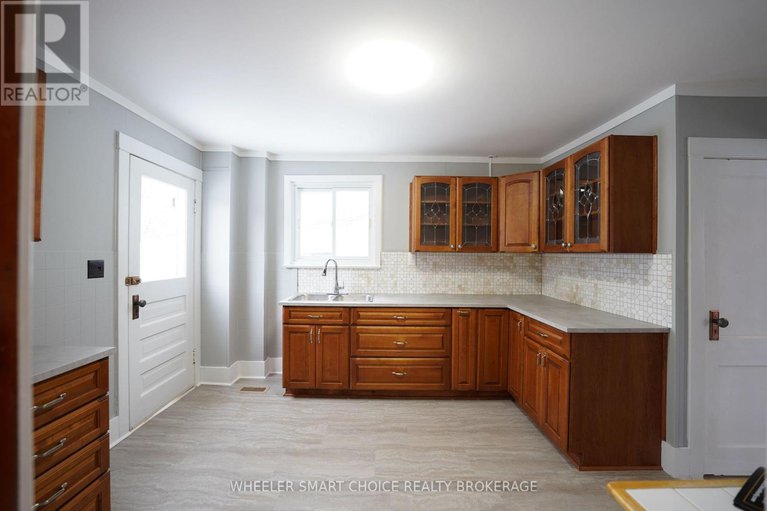 29225740/14-saunders-avenue-n/long-sault/south-stormont/ontario/K0C1P0_8