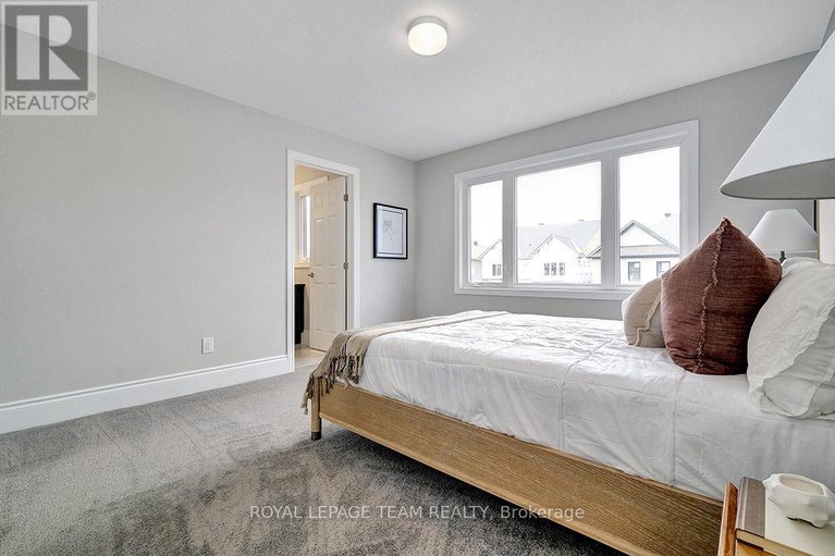 28670330/219-parsnip-mews/goulbourn-twp-from-franktown-rdsouth-to-rideau/ottawa/ontario/K0A2Z0_33