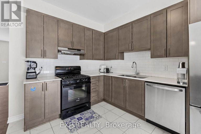 28441060/229-appalachian-circle/half-moon-bay/ottawa/ontario/K2J6X4_10