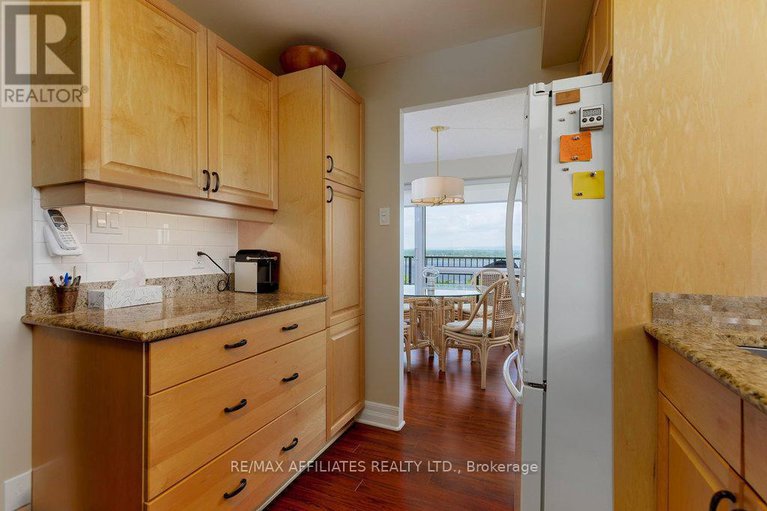 28466299/1705-1195-richmond-road/woodroffe/ottawa/ontario/K2B8E4_8