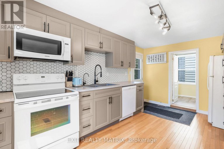 29071851/32-cockburn-street/north-stormont-finch-twp/north-stormont/ontario/K0C1G0_16